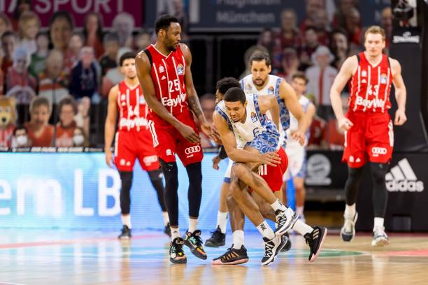 和防守两端 和防守两端