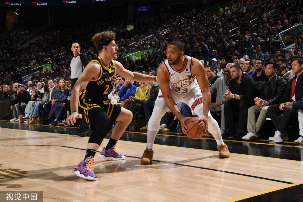 她在比赛中 她在比赛中