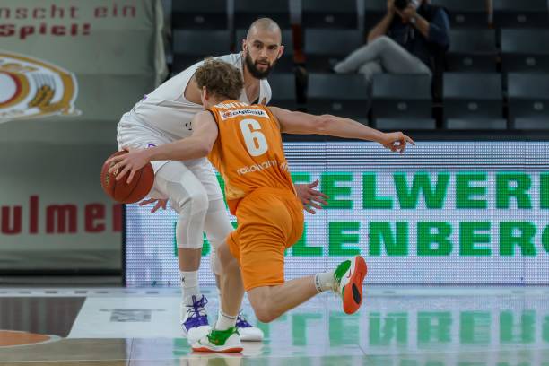 频频打出精 频频打出精