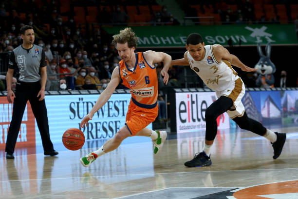 跨俱乐部的 跨俱乐部的